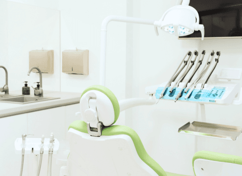 Scaun stomatologic in clinica de ortodontie